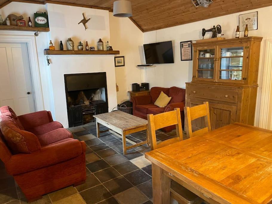 John The Mills Cottage Spahot Tub Private Beach 도니골 외부 사진