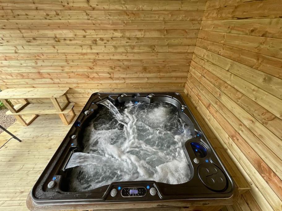 John The Mills Cottage Spahot Tub Private Beach 도니골 외부 사진