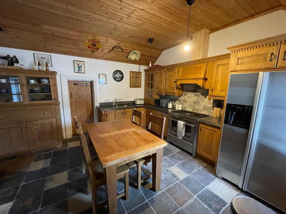 John The Mills Cottage Spahot Tub Private Beach 도니골 외부 사진